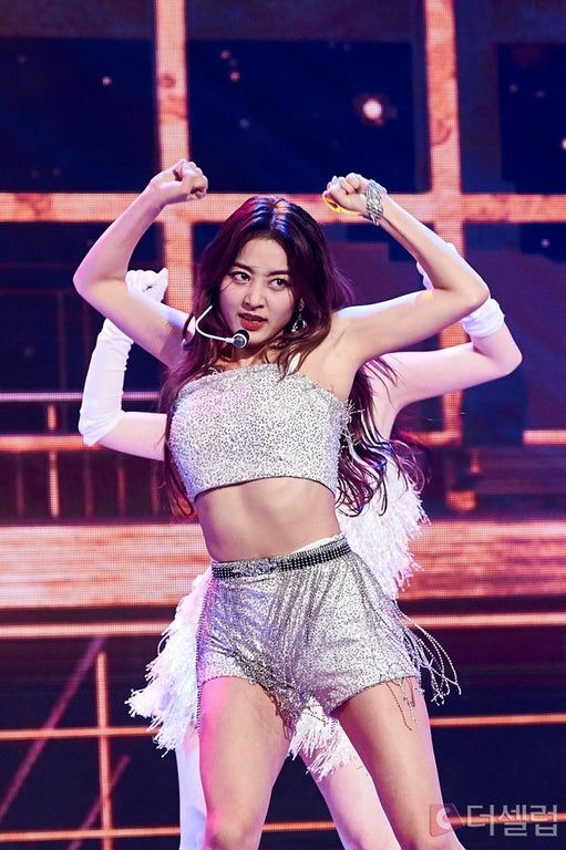 Jihyo (TWICE)